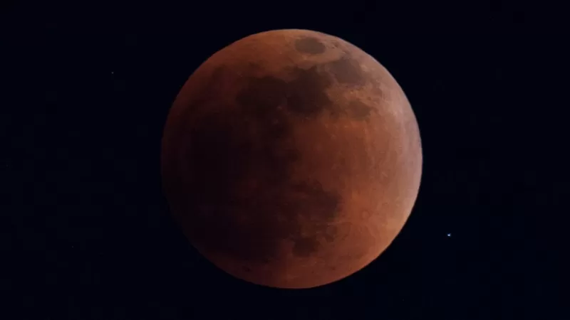 16 Mayıs’ta Ay Neden Kırmızı Oldu?