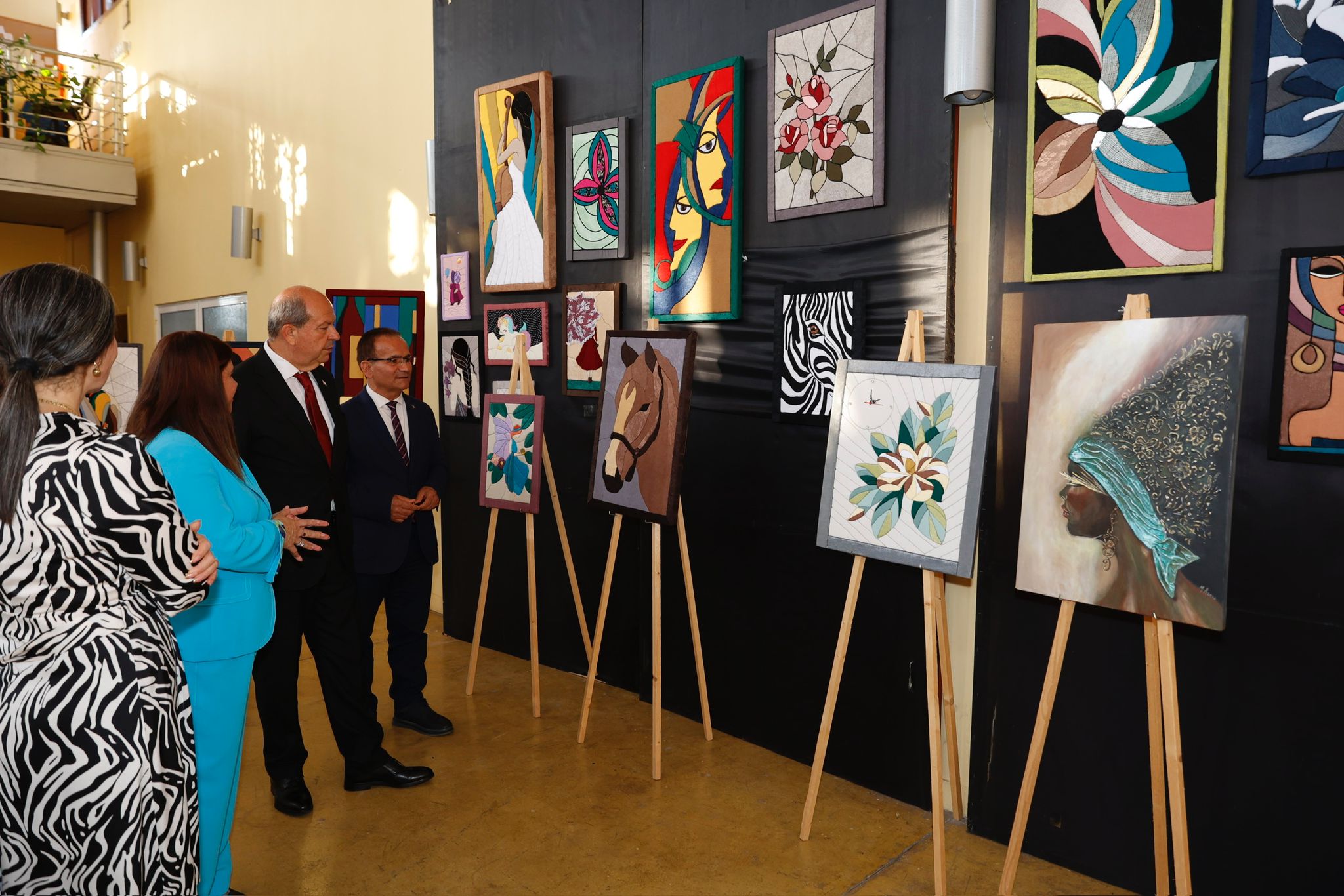 CUMHURBAŞKANI TATAR, ÜRETEN ELLER SERGİSİ’Nİ AÇTI