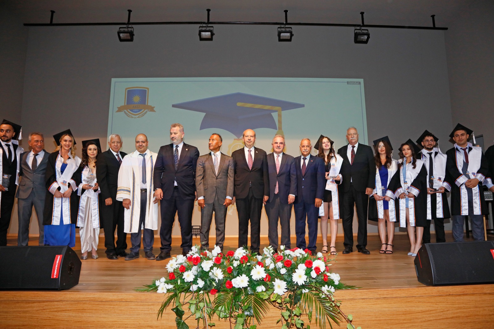 CUMHURBAŞKANI TATAR, AKÜ MEZUNİYET TÖRENİNE KATILDI