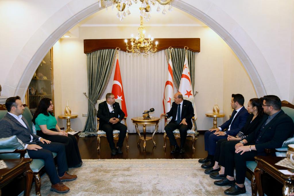 TATAR, KIBRIS TÜRK STRATEJİK ARAŞTIRMALAR VE DÜŞÜNCE MERKEZİ HEYETİNİ KABUL ETTİ