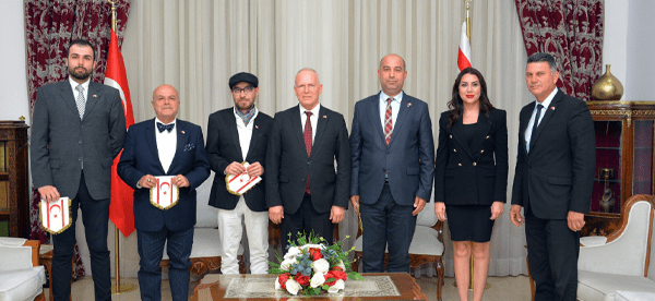 CUMHURİYET MECLİSİ BAŞKANI TÖRE TÜRKİYE’DEN SANATÇILARI KABUL ETTİ