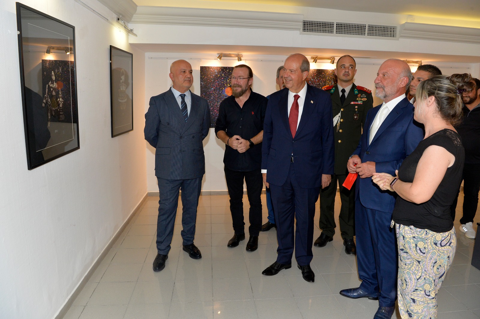 CUMHURBAŞKANI TATAR, GÜZEL SANATLAR HAZİRAN SERGİSİ’NİN AÇILIŞINI YAPTI