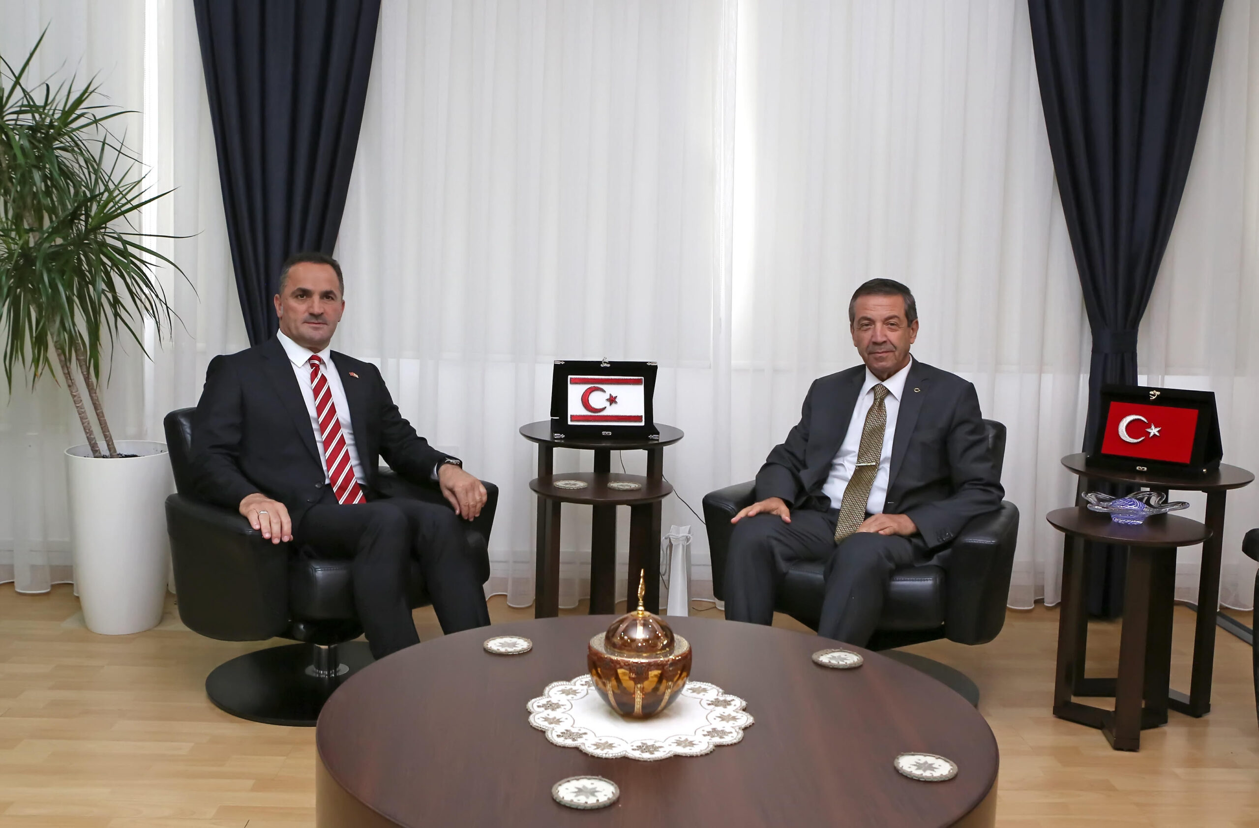 ERTUĞRULOĞLU, BEYOĞLU BELEDİYE BAŞKANI VE OKÇULAR VAKFI BAŞKANI YILDIZ’I KABUL ETTİ