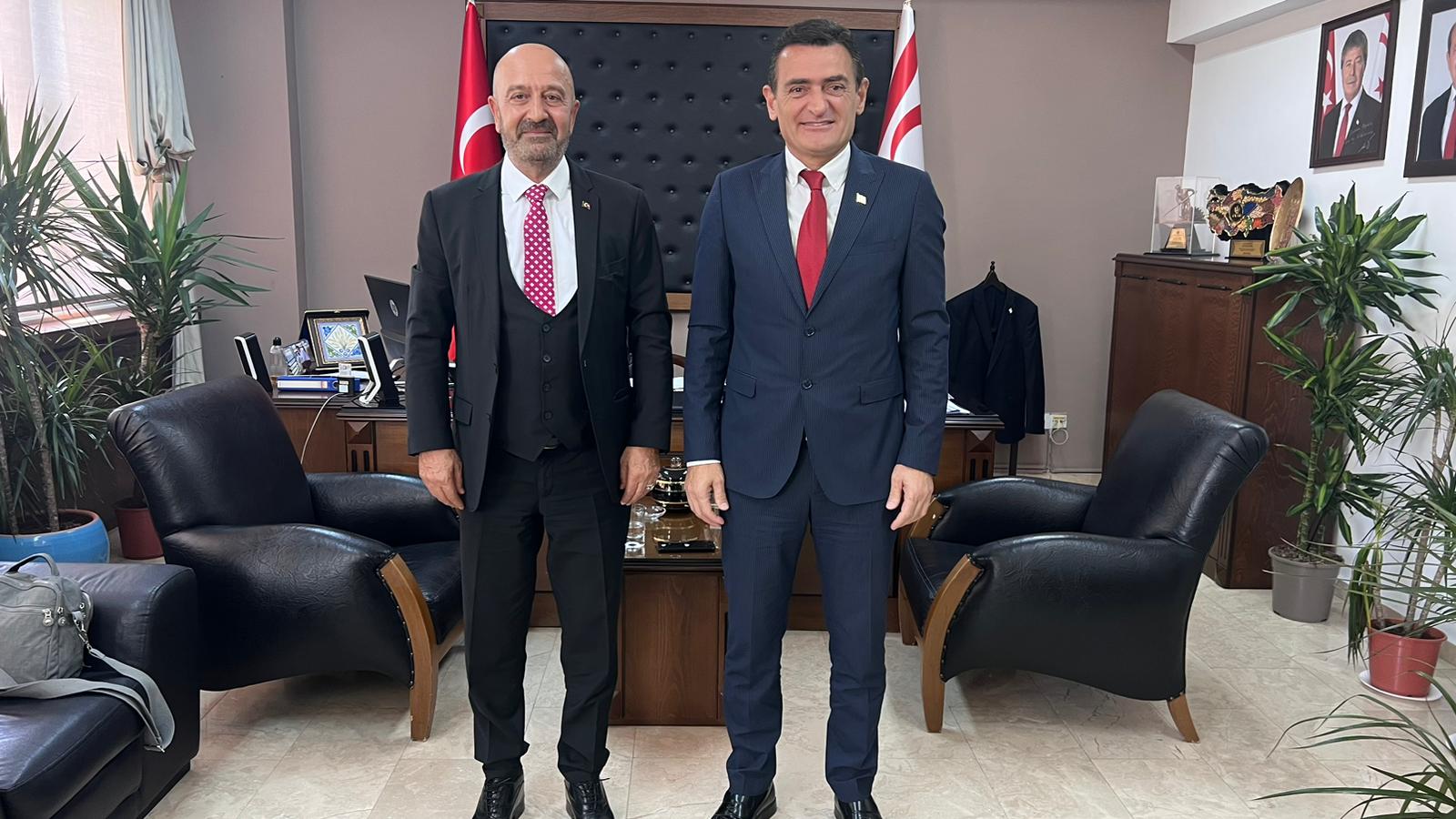 BAKAN OĞUZ AKSAKALLI’YI KABUL ETTİ