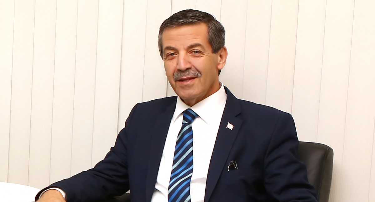 BAKAN ERTUĞRULOĞLU, TÜRKİYE A MİLLİ KADIN VOLEYBOL TAKIMINI KUTLADI