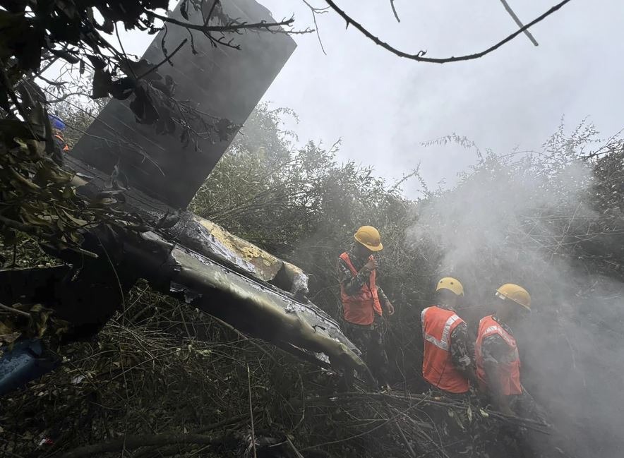 Nepal’de düşen helikopterdeki 5 kişi öldü