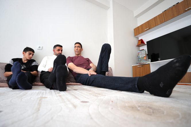 “Dünyanın en uzun adamı” Sultan’ın hayatı İngiltere’de belgesel oluyor