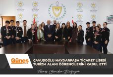 Bakan Çavuşoğlu Haydarpaşa Ticaret Lisesi Turizm Alanı öğrencilerini kabul etti