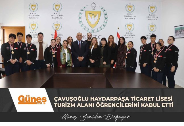 Bakan Çavuşoğlu Haydarpaşa Ticaret Lisesi Turizm Alanı öğrencilerini kabul etti