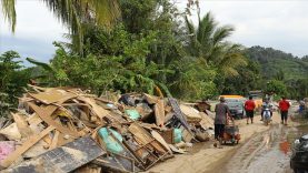 Malezya’da şiddetli yağışların yol açtığı sellerden yaklaşık 11 bin kişi etkilendi