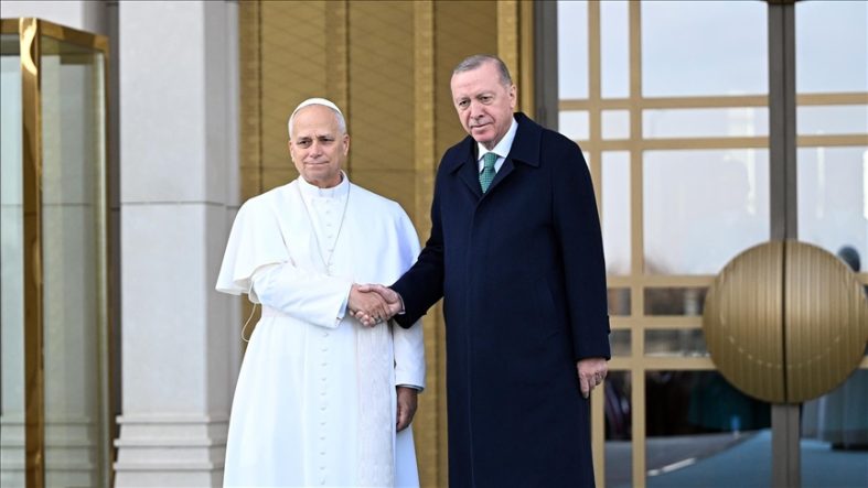 Erdoğan, Papa 14. Leo’yu resmi törenle karşıladı