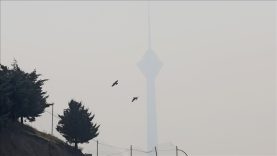 İran’da hava kirliliği ve grip salgını nedeniyle eğitim uzaktan yapılıyor