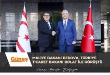 Maliye Bakanı Berova, Türkiye Ticaret Bakanı Bolat ile görüştü