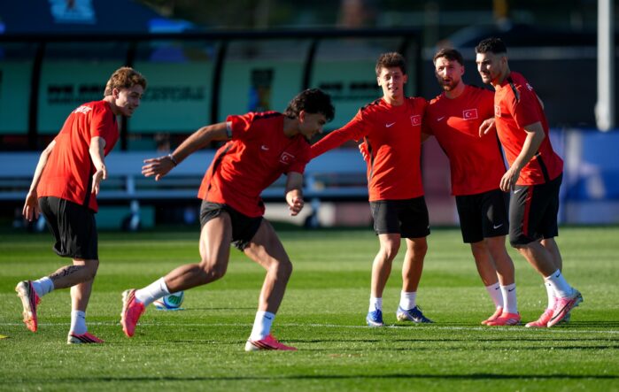 a-milli-futbol-takimi-antrenman-21724374-0-0-2000-1268