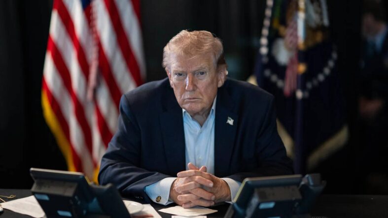 1790747583012trump bayrak